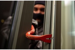 Wytrzymałość rolet natynkowych z certyfikatami od RC1 do RC6 zgodnie z normą PN-EN 1627